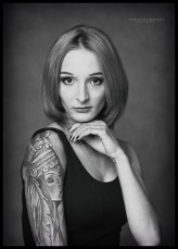 lukas-k kolejny portret do mojego projektu " Shades of Tattoo " tym razem pozuje Paula Sabat.

Analogowo z Pentax 645n+Sonnar 180
Film Kodak Trix400