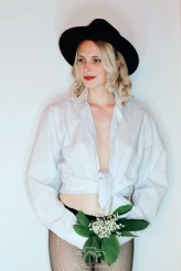 MasseO W dłoniach trzymała majową konwalię...
Modelka: Aleksandra 