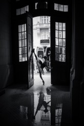 Sonnenschine Nathalie Sonnenschine in her project „Ballerina and the City” presenting juxtaposition of pure beauty such a s ballet with all beauty and dirt that city offers

Photos by Anna Starkey @starkey.anna 
-
-
-
#nathaliesonnenschine #sonnenschine
