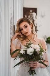 marcelina_saw                             Fot: Beshamel Weddings
Sukienka Karolina Seeger
MUA Karolina Witasik
Włosy Anna Gandzii            