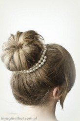 ElisabethB-HairStylist messy bun