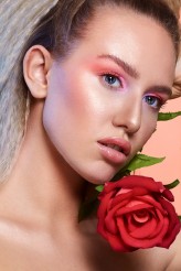 focusedonbeauty Edytorial "Coral in Color" dla Glow Magazine (1/3) | Modelka: Dana Sztyka | MUA: Agini Makeup Artist z agencji MUA Familia