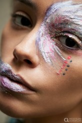 bonitaa Make Up: Kasia Filipowska
Fot: Emil Kołodziej
Szkoła Wizażu i Stylizacji Artystyczna Alternatywa