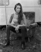 szadow                             Modelka: Paulina &quot;Łysa&quot;
Graflex Speed Graphic + Kodak AeroEktar 178/2.5 + Ilford HP5
Bursztynowe Plenery Fotograficzne X 2015             