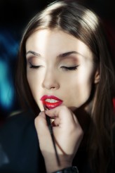 magdalena_noconlysko makijaż francuski wykonany na potrzeby pokazu mody Galeries Lafayette

foto Agnieszka Kloc
modelka Olesia Nosenko










