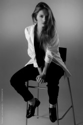 jot_te Modelka : Roksana Jatczak
Foto : Tomasz Juchniewicz Fotografia
