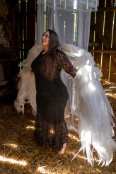 sr78 " ubrałam swojego anioła w czarna długa koronkowa suknie i założyłam mu białe skrzydła " czerń i biel , dobro i zło , radość i smutek...ubrałam swego anioła w białe skrzydła"