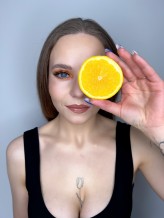 kamila_makeup_artist Makijaż w pomarańczach pięknie podkreślający niebieską tęczówkę 