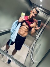 american_boy                             Będę w Polsce w Poznaniu od 1kwietnia do 7. Szukam fotografa na sesje TFP, akt, nagość zakryta , sport, tematyka fitness. Proszę pisać priv             