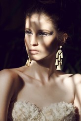 Anngie Photo: Edyta Bartkiewicz
Model: Maja Kowalczyk / D'Vision
Make up& Hair: Karolina Korkuć
Stylist: Anna Lewandowska