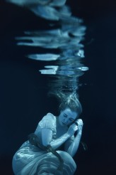4nna3milia Drowning

Photo & style: Magdalena Russocka Photoworks
Model & make-up: me