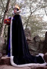 LadyArcade                             Queen Grimhilde from Snow White

Photo : http://gargu.deviantart.com/
https://www.facebook.com/pages/Trigger-Warning-Photography/422686474526778            