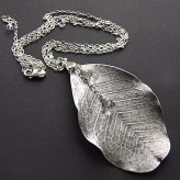 theopanu Ekskluzywny naszyjnik wykonany ze srebra, naturalnego liścia zatopionego w całości w srebrze i kryształów Swarovski