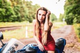 fotoartim Sesja plenerowa dziewczyna na motocyklu. Portret. Fotografia Ryszard Aziewicz Olsztyn www.fotoartim.com