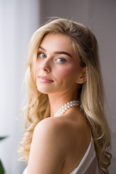 grachu990                             Modelka: Agata Wendorff
Makijażystka: Julia @projekt.wizaz
Studio: FACH Studio            