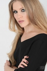 Brux Modelka: Katarzyna Zdziarska
Makijaż, fryzura i stylizacja: Karina Zienkiewicz
Foto: Brux