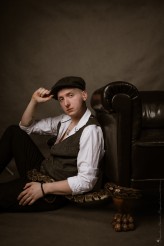 MagdalenaBlachuta sesja męska studyjna z wężem z pytonem portret męski akt męski nagość męska sesja męska studio