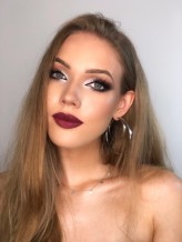 JuliaJaroszBeauty Makijaż typu foxy! 

Modelka: JA 

Więcej zdjęć na ig
https://www.instagram.com/p/CB-uphehOc_/