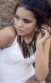 Viollence                             Mod : Olga Wojsław / Fashion Color Models Agency

https://www.facebook.com/dominikaziebaphotography            