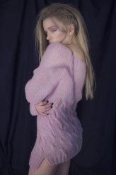 knitwear Karolina Scipniak/ 'MYSTERIOUS WOODS' campaign
photo: MEG GALLA
model: Anka/ Partisan Models
make-up&hair: Natalia Zdrojek