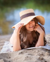 kiminiaa                             Ostatnie już zdjęcie z sesji nad rzeką Rawką. Pokazane jedno oczko dla urozmaicenia. No i uśmiech na twarzy :) Pozdrawiam wszystkich bardzo serdecznie!            