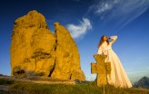tafel_foto "Diabelski kamień" w Podkamieniu na Ukrainie w świetle zachodzącego słońca.
Październik 2022
Modelka: Alexandra Nefertari