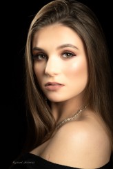 fotoartim Portret
Modelka: Weronika Kujaw, Studio fotograficzne ARTIM Olsztyn do wynajęcia, tel.: 511 345 190
