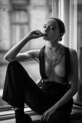 lamenella Modelka: Magdalena Zawada
Biżuteria - Małgorzata Duras