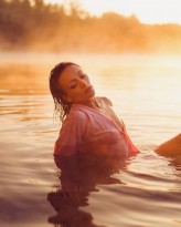 fullofframe                             In Frame: Ewelina            