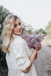 chwytajfoto ✍️ To jest Aleksandra. Gdy wysiadła z samochodu miała uśmiech od ucha do ucha, bo nie mogła doczekać się sesji i była przygotowana na fajną sesje. Dlatego ja podczas omawiania szczegółów zawsze rozmawiam z Tobą telefonicznie.
