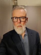 Versys66 EFECT BLACK spot TV i inne nowe foty , chętny na zdjęcia ,8,08 ,2025 golenie głowy na zero 