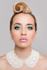 jaroslavholan model: Markéta Pešatová
makeup:  Lucie Kurfürstová Peroutková