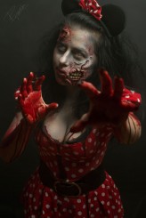 marzen_photo Zombie Minnie

Model: Aneta M
Photo/SFX: ja

