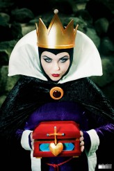 LadyArcade Queen Grimhilde from Snow White

Photo : http://studio.zahora.eu/
https://www.facebook.com/studio.zahora.eu?fref=ts