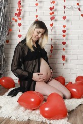 domivikv Sesje ciążowe powinna mieć w swoim życiu każda przyszła mama <3 
to najpiękniejsza pamiątka :) 
Modelka: Sara