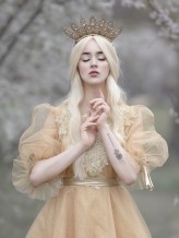Ann_Photos Modelka: Aleksandra Bujno
Suknia: Wulgaria Evil Clothing
Czepiec: Lady Filigree Workshop