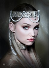 beataklimowicz Modelka: Wiktoria
Make-up: Emilia Staciwa