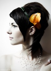 fotogramy-eu Portret z kwiatem we włosach