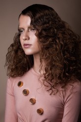curlyhair Eldorado, kolekcja biżuterii - praca magisterska Joanna Mach

model Gabriela Mach
photo Rado Ledwożyw
mua Aleksandra Bożek
hair Wioletta Paluch Pezda