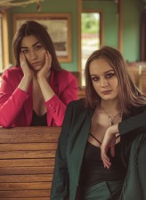 AlexandraRed                             Modelka w różowej marynarce: Julia Kuźniak            