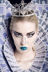 magdzie foto:Robert Kobyliński
modelka:Barbara Wowczuk
Praca dyplomowa "Pokerowa królowa"