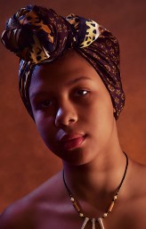 Gumista Portret rewelacyjnej modelki Ngozi, retuszowany przez świetną retuszerkę Ularte. Współtwórcom zdjęcia bardzo dziękuje. Bez Was zdjęcie by nie powstalo.