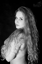 Misia996 Projekt "Nagość zakryta" 
Modelka: Julia K.
Makijaż : Dolores Urizar Rojas