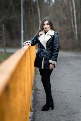 kiminiaa                             W zasadzie pierwsza sesja w której brałam udział - plenerowa. Robione w okresie zimowym, ale bez śniegu ;p Tutaj ciekawe ujęcie przy barierce mostu nad zalewem Zadębie w Skierniewicach.            