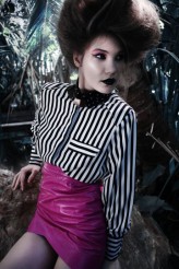 cocodessa                             http://modomagazine.com/welcome-to-the-jungle-photographed-by-agness-trawczynska/  |  
http://lamode.info/newsy-90/articles/W_dzungli_z_Agness_Trawczynska_nowa_sesja_mody.html            