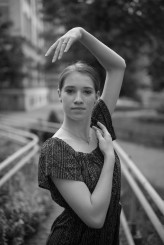 Aleksandra2608 Portret w parku 
kombinezon Zara