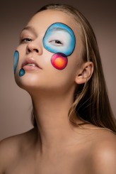 x_misiak                             For: MAKE UP TRENDY
"Shapes of Colour" 

Mua: Magdalena Szumera             