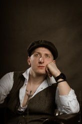 MagdalenaBlachuta sesja męska studyjna z wężem z pytonem portret męski akt męski nagość męska sesja męska studio