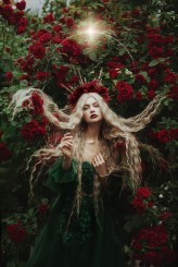 papierowezycie modelka: gwynblath
nakrycie głowy: fairyforest__jewerly 