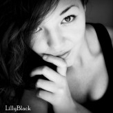 LillyBlack Lilly- autoportret